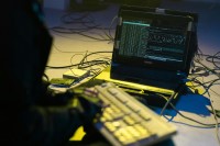 Cyberbezpieczeństwo 2025: Jak skutecznie chronić swój komputer i prywatność w sieci